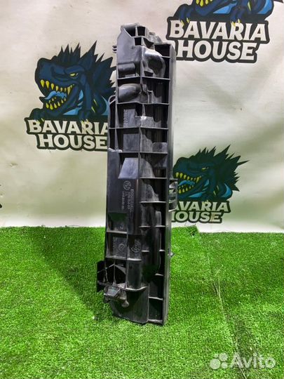 Кронштейн радиатора правый Bmw 3 E90 N54B30A 2009