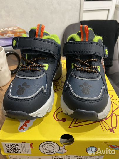 Кроссовки утепленные 27р