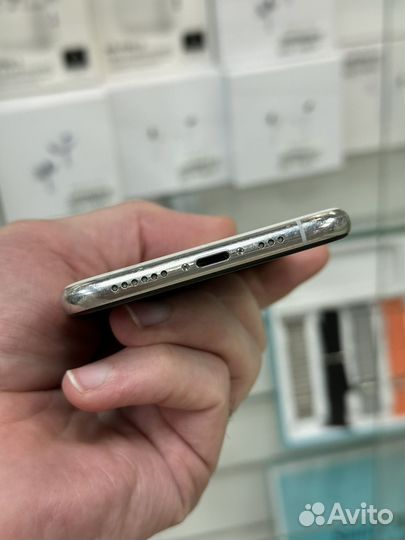 iPhone Xs, 64 ГБ