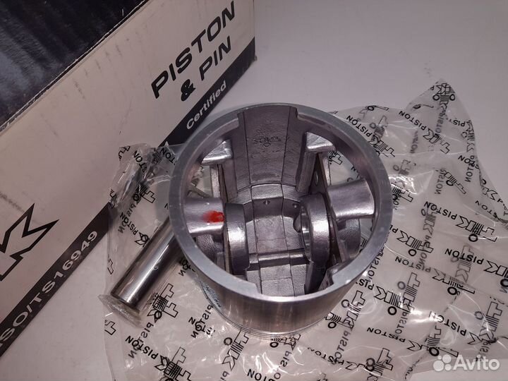 Nissan Patrol (160) Комплект поршней Новый