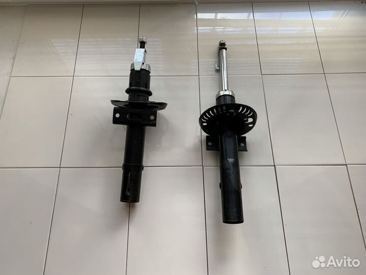 Амортизаторы передние Audi A2 A3 Skoda Fabia 00-07