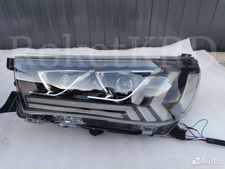 Фары Toyota Hilux с 2015-2020 г LED