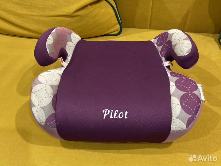 Детский бустер автомобильный