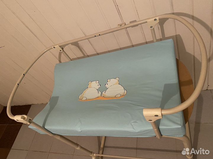 Пеленальный столик