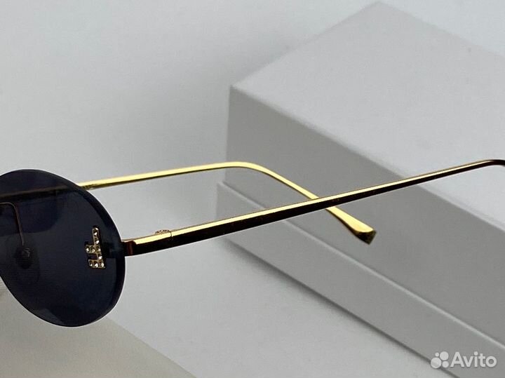 Солнцезащитные очки Fendi