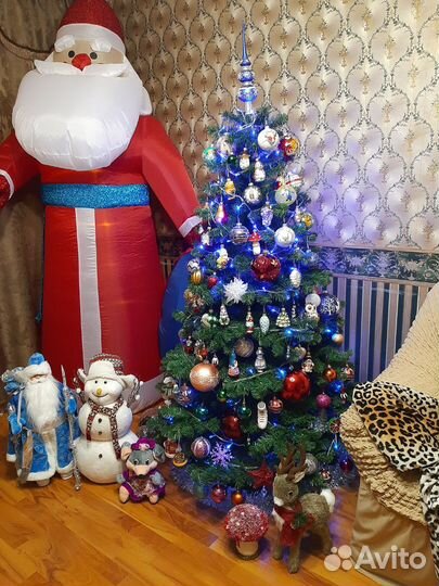 Надувной дед мороз и подставка для ёлки