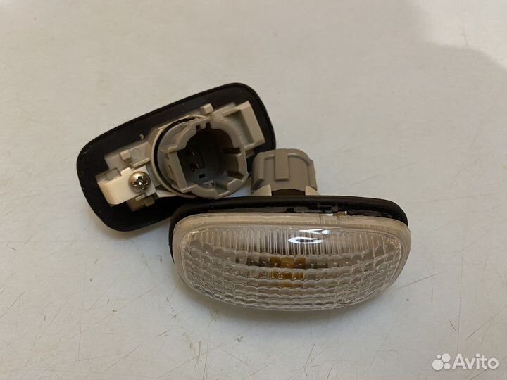 Повторители поворота Nissan