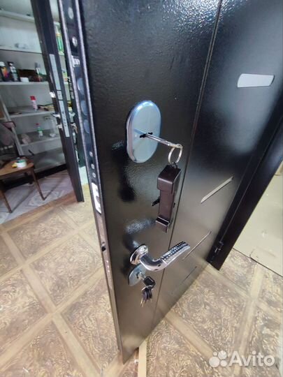 Дверь входная 9см 96я