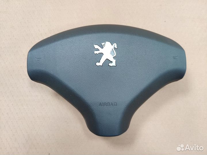 Заглушка в руль Peugeot 308