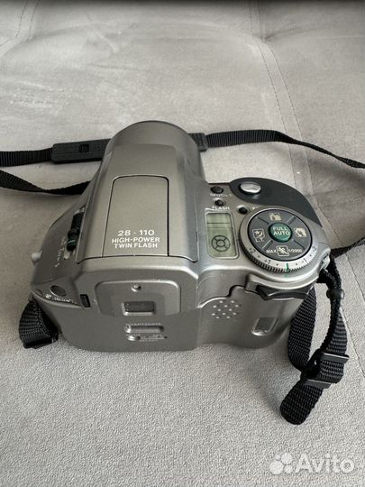 Компактный фотоаппарат olympus IS300