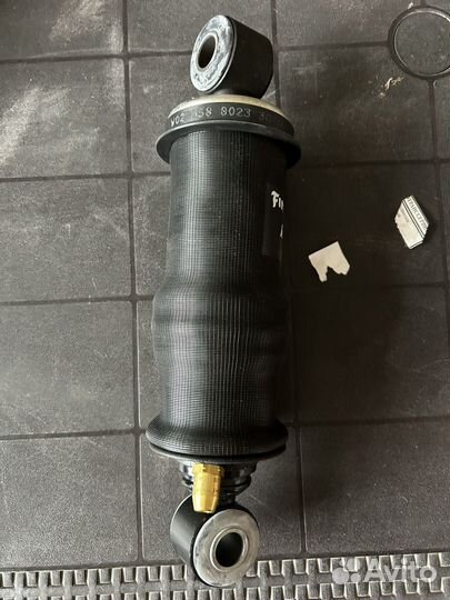 Амортизатор кабины задний с пневмо Ивеко Стралис