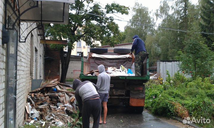 Вывоз мусора, хлама. Камаз. Экскаватор