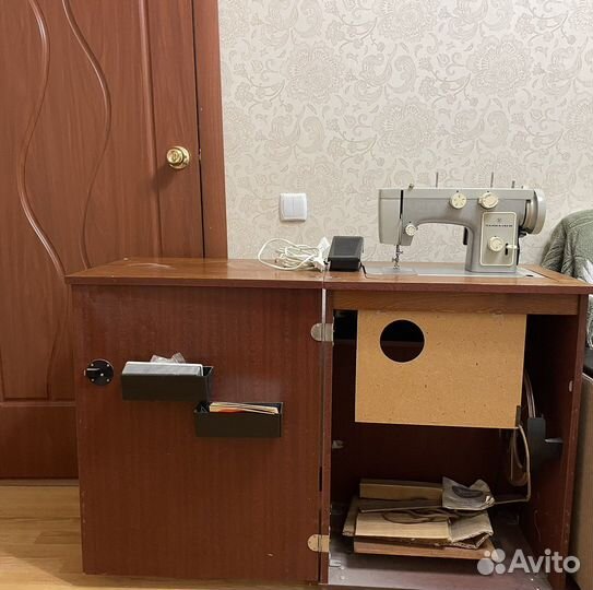 Швейная машинка Чайка 142 М