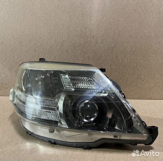 Фара передняя правая Toyota Alphard ANH10 2AZ