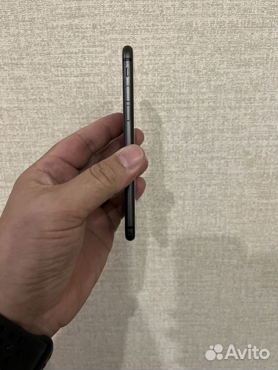 Телефон iPhone 8 64 gb