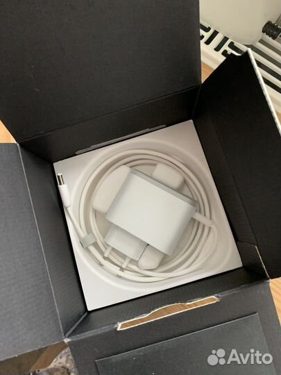 Яндекс станция Алиса мини с часами