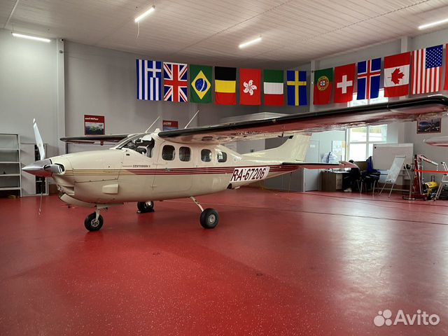 Самолет Cessna P210N