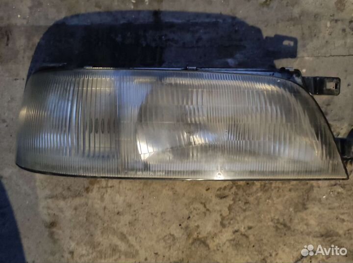 Фара передняя Laurel