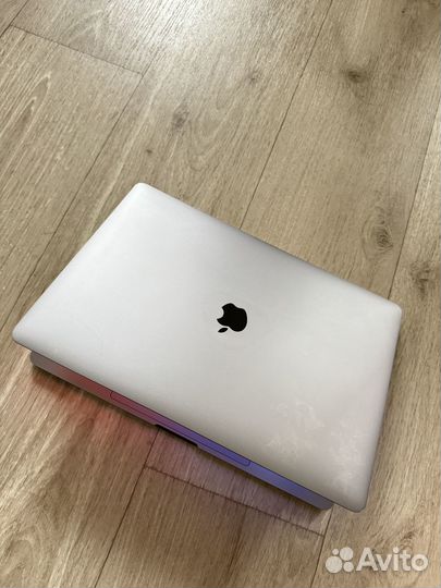 Macbook Pro 15 2018 A1990 16gb 256gb