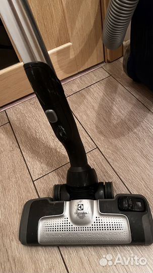 Пылесос Electrolux Z 8870 UltraOne с турбощеткой