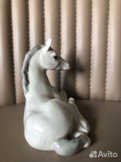 Конь лошадь жеребенок фарфор статуэтка СССР