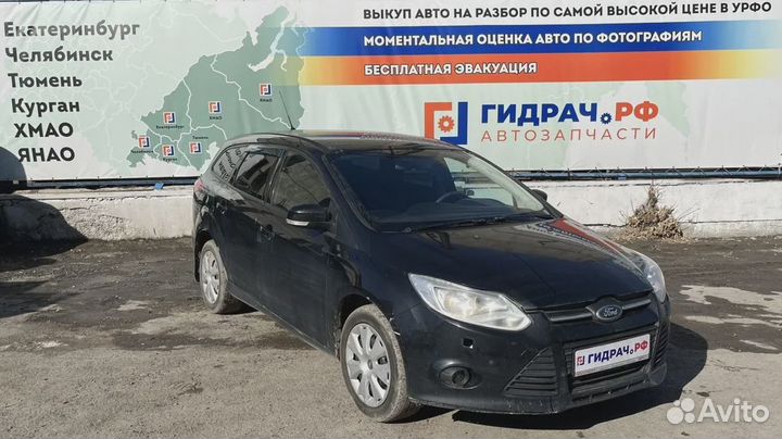 Накладка переднего крыла правого Ford Focus 3 1730