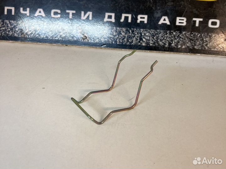 Фиксатор лампы ближнего света Лада Калина 2 Kalina