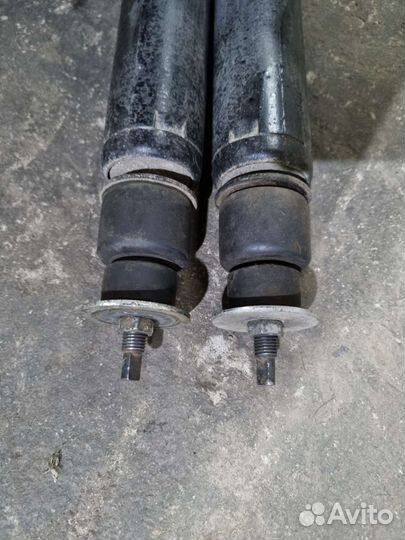 Амортизаторы передние Mercedes W202 KYB