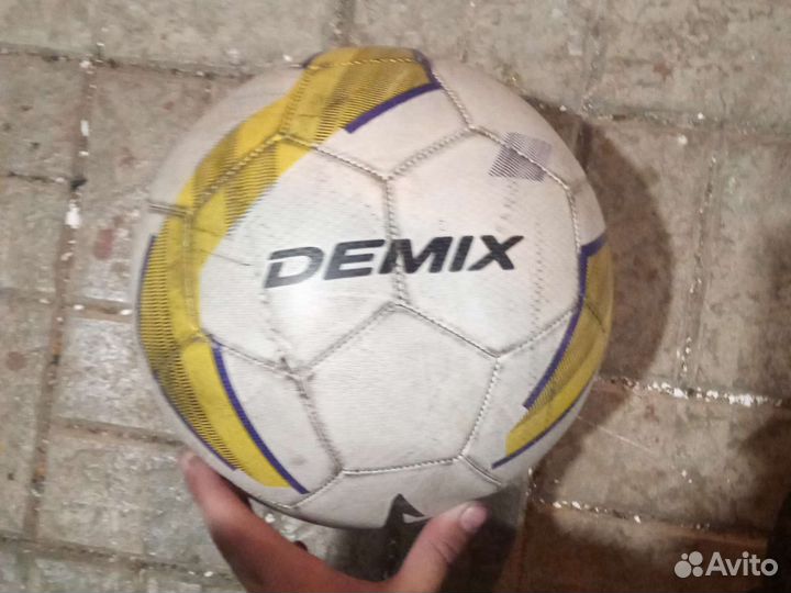 Футбольный мяч Demix