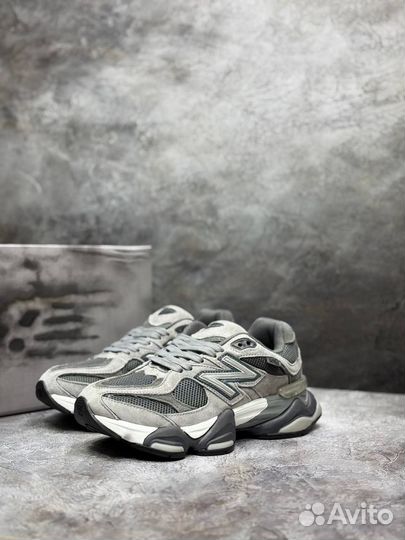 Женские кроссовки New Balance 9060