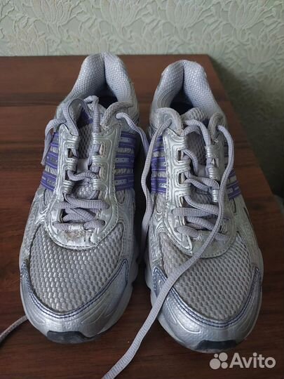 Кроссовки adidas