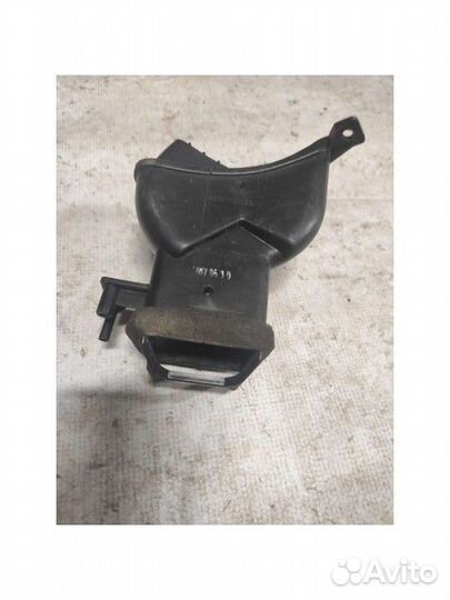 Дефлектор воздуховод в торпедо левый Nissan Almera