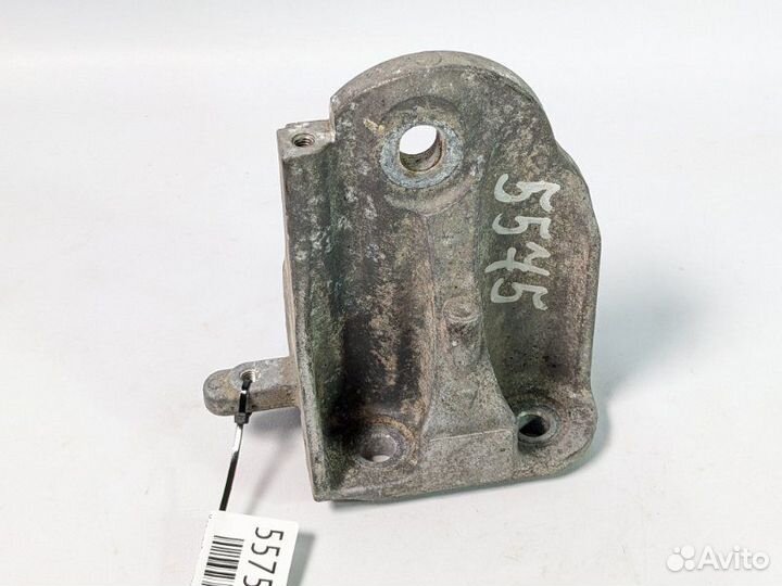 Кронштейн опоры двигателя правый Nissan Teana J32