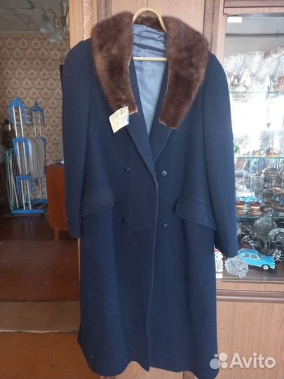Пальто зимнее драповое с мехом