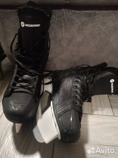 Коньки хоккейные