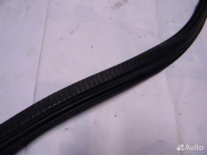 Уплотнитель багажника Focus II 2005-2008