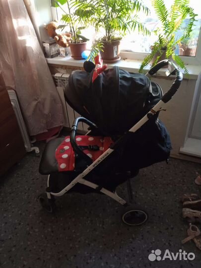 Прогулочная коляска