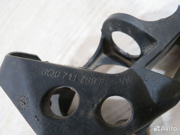 Кронштейн троса кпп Volkswagen Polo