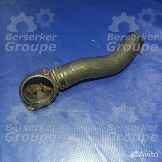 Патрубок системы охлаждения Crafter 2.5TDI