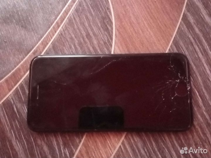 Телефон iPhone 7