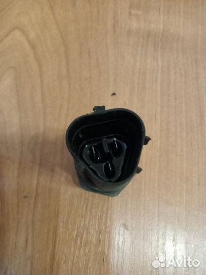 Датчик включения вентилятора Volkswagen Polo
