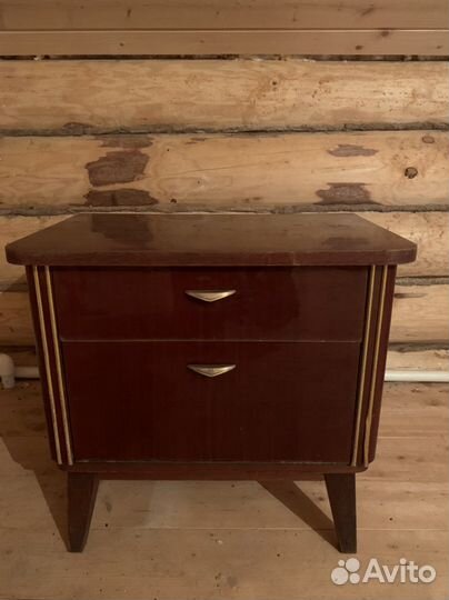 Тумба прикроватная