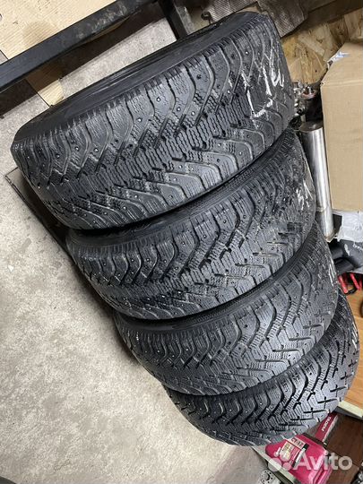 Goodyear UltraGrip 500 255/55 R18