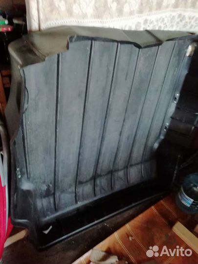 Пластиковая ванна багажника