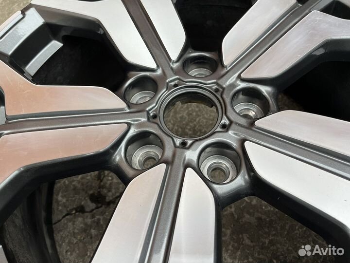 Оригинал диски Kia Seltos R18 хром