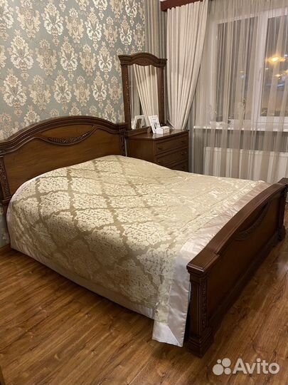 Спальный гарнитур