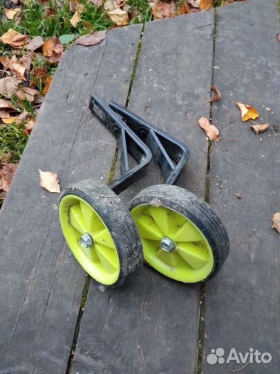 Дополнительные колеса для детского велосипеда
