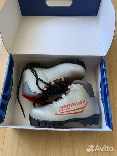 Лыжные ботинки