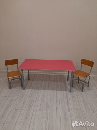 Стол и 2 стула