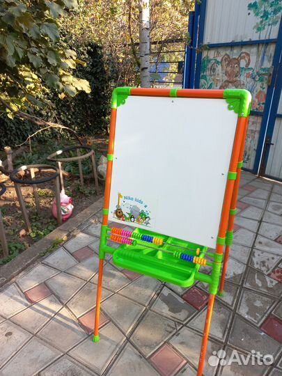 Доска мольберт меловая